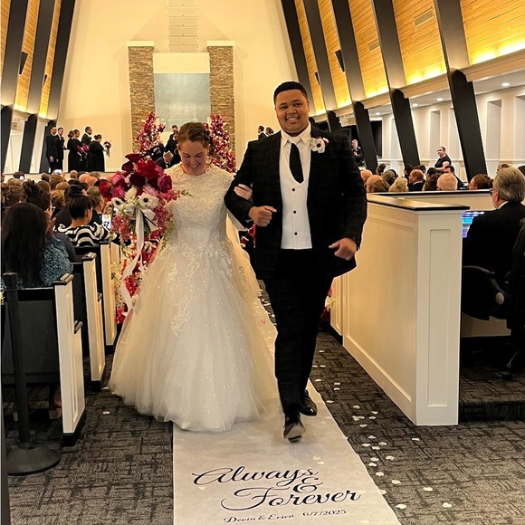 Meet your Posher, Erica - Picture 2 of 4